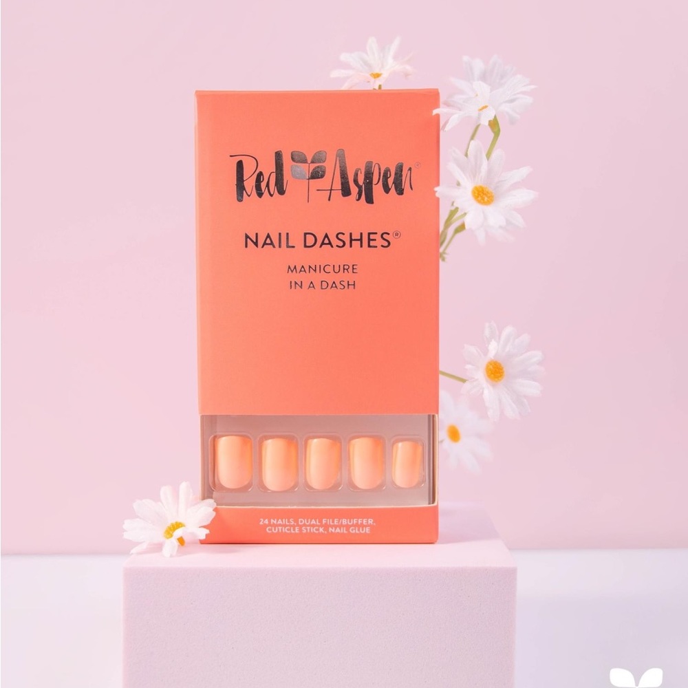 Red Aspen Kaitlyn’s Living Coral press on nails New in Box